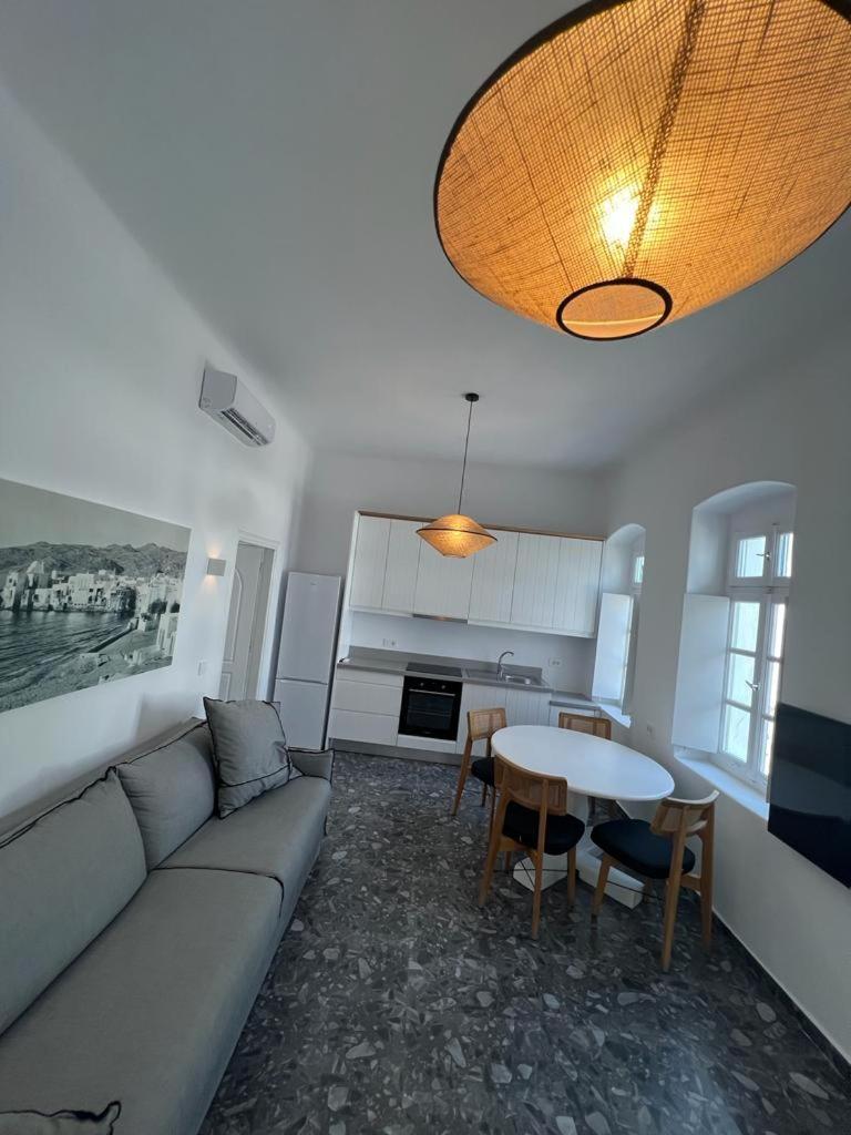 Kostantis Town Villa Mykonos Town